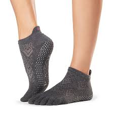 Toesox Full Toe Grip Low Rise Grip Socks Yoga