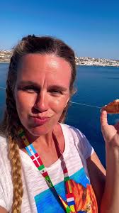 PrettyJuls Travel & Living