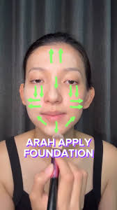 Saat apply foundation dengan brush, hasilnya suka bergaris dan ga halus?,  Semuanya ternyata balik lagi ke arah pengaplikasian brushmu lho! Cus deh  simak tips dari Mia ini dan SHARE juga ke bestie kamu ...