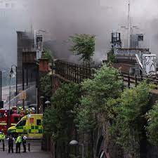 Around 100 firefighters appeared to have brought under control a big fire near the central london train station of elephant and castle that sent huge plumes of black smoke over the capital. Khrtvygqntnr7m