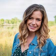 Rose Gipe's Instagram, Twitter & Facebook