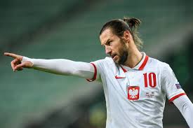 Gryfice, polonia, 29 de enero de 1990) es un futbolista profesional polaco.juega de centrocampista y su actual equipo es el f. Media Jest Chetny Na Grzegorza Krychowiaka Polski Pomocnik Oczekuje Wysokiej Pensji