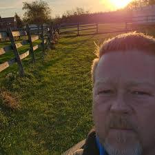 Frank Hanlon's Instagram, Twitter & Facebook