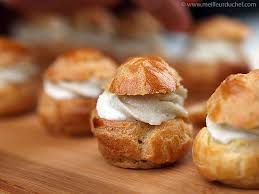 Choux Fourres A La Mousse De Roquefort Recette Eclairs Recette Recette Recettes De Cuisine