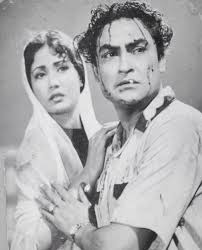 With Dadamoni Ashok Kumar In Br Chopra S Blockbuster Ek Hi Raasta 1956 Vintage Bollywood Bollywood Stars Bollywood Actress