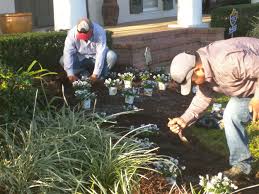 Evergreen landscape has been serving the greater baton rouge, la area since 2002. Lawn Care Mulch Pruning Flowerbed Service In Baton Rouge
