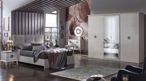 Dünyada en çok tercih edilen 5 markanın içinde yer alan bellona, bu zaman kadar başarı ile çıkarmış oldukları ürünlerin kalitesini bozmadan üreterek başarılı gidişatını bozmuyor. Bellona Yatak Odasi Takimlari Ve Fiyatlari Kampanya Ve Indirim 2020