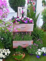 Upcycling Gartendeko Selber Machen 70 Ganz Einfache Gartenideen Mit Wow Effekt Garten Deko Gartengerumpel Kreative Garten Ideen