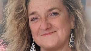 Leanne Tobin's Instagram, Twitter & Facebook