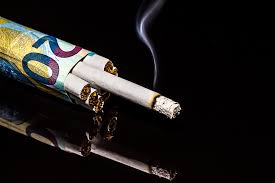 It is estimated that in canada one in 14 men and one in 15 women will develop lung cancer during their lifetime. Lung Cancer Awareness Month A Time To Change Our Thinking Canadian Cancer Survivor Network
