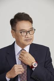 Hai năm sau, ông đoạt nam diễn viên phụ xuất sắc giải kim tượng. Idyqe0t6ugcdtm