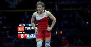Ünlü güreşçi, başarılarıyla geç sporcuların ilham kaynağı olmaya devam ediyor. Yasemin Adar Kimdir Yasemin Adar In Kariyeri Basarilari