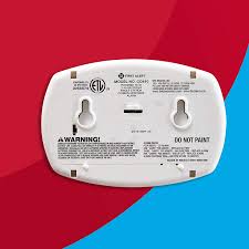 Equipped with end of life signal chirp, so you know when it's time to replace the unit for safety; First Alert Co410 Battery Powered Carbon Monoxide Alarm With Digital Display Walmart Com Walmart Com