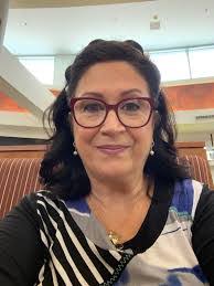 Elaine Espinoza's Instagram, Twitter & Facebook