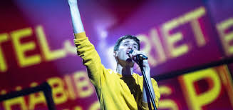 Benny cristo, zoals zijn artiestennaam luidt. Tsjechie Songfestivalweblog Nl