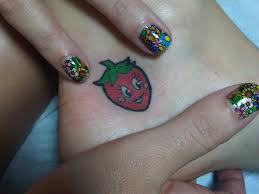 It's just big enough to be seen, without overpowering. 4 Of Katy Perry S Tattoo S Fried Junk