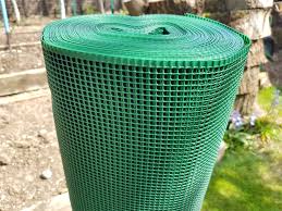 Garden fence is easy to cut with a simple pair of scissors. Green Plastic Garden Mesh 4x4mm Small Square Mesh Plastic Fencing