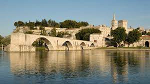 Discover avignon and take advantage of our advice on places to visit, what to do and where to if you are coming to visit provence, don't stop in avignon! Avignon Die Stadt Mit Der Beruhmten Brucke Alte Musik Br Klassik Bayerischer Rundfunk