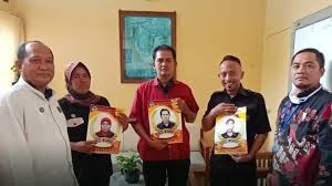 Report contoh piagam penghargaan juara 1. Penyerahan Piagam Penghargaan Karyawan Terbaik Bulan Juni 2020 Bbppmpv Bidang Mesin Dan Teknik Industri Bersih Melayani Taat Integritas