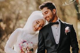 Baarakallahu laka wa baarakaa alaika wa jamaa bainakumaa fii khoir. 40 Ucapan Happy Anniversary Pernikahan Islami Romantis