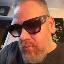 What are some cool touristy things to do?