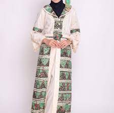 Model baju pesta orang gemuk. 17 Model Gamis Batik Kombinasi Satin Terbaru 2020