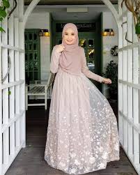 Tutorial dress brokat dengan paduan kain batik. 10 Best Beautiful Party Dress Model Ideas For You To Try Fashions Nowadays Muslim Fashion Dress Beautiful Party Dresses Dress Brokat