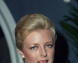 Juliet Anderson's Instagram, Twitter & Facebook