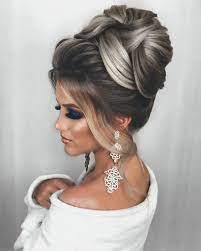 Chignon Haut Sur Cheveux Mechee Long Hair Wedding Styles Wedding Hair And Makeup Long Hair Styles