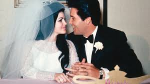 Priscilla presley celebrates backstage with her daughter lisa marie presley after lisa marie's performance at 3rd & lindsley during the 14th annual. Heimliche Liebe Wie Elvis In Hessen Priscilla Traf