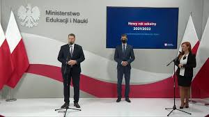 We wtorek, 25 stycznia na konferencji prasowej minister edukacji i nauki przemysław czarnek zapowiedział nauczanie zdalne, które będzie . Kiedy Nauka Zdalna 2021 22 Zdalne Nauczanie W Ilu Szkolach Dane Mein Tvn24