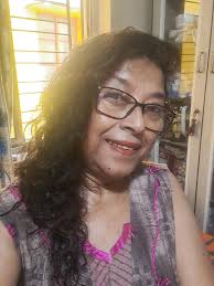 Introduction and sharing a lantana photo in a gardening group