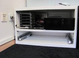 Pc im tisch selber bauen. Ambitioniertes Casecon Projekt Gehause Mit Demontierbarem Aufsatz Fur Die Grafikkarte Neu Pc Im Tv Schrank Verbaut