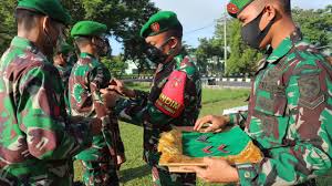Come in, learn the word translation kenaikan pangkat and add them to your flashcards. 18 Personel Kodim 1508 Tobelo Korp Raport Kenaikan Pangkat Koranmalut Co Id