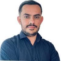 Alexander Meneses's Instagram, Twitter & Facebook