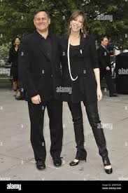 Craig Hatkoff and Jane Rosenthal arrive to the Vanity Fair party to  celebrate the 2010 Tribeca Film Festival at the New York State Supreme  Court. New York, NY. 04/20/10 Stock Photo