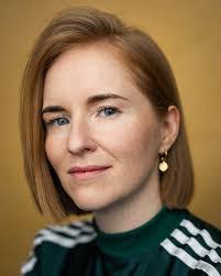 Lauren Larkin's Instagram, Twitter & Facebook