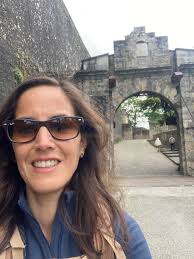 Holà pilgrims ! Due to a knee injury, I had to return from Pamplona  yesterday. I have reservations for tomorrow, Saturday, April 26th, at Los  Arcos (Hotel Suetxe) and Sunday, April