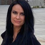 Angela Oehler's Instagram, Twitter & Facebook