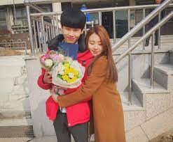 Born 25 november 1991) is a south korean footballer who plays as goalkeeper for gyeongnam fc. Chaeyoung Pics Auf Twitter Chaeyoung With Her Younger Brother Jeong Hun 1