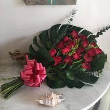 Skatiet 9 sociālās lapas, ieskaitot facebook un twitter, stundas, tālrunis, epasts, tīmekļa vietnes un sīkāku yosvi flowers darbojas jaunlaulāto veikali, dāvanas, kartiņas un pušu piegādes, floristi aktivitātēs. Red Roses Same Day Delivery