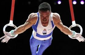 Και βάρος 62 κιλών και διακρίνεται ιδιαίτερα στο αγώνισμα των κρίκων. O Leyterhs Petroynias Prepei Na Nikhsei Contra Gr