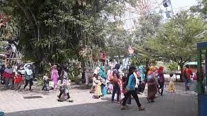 Kurang lebih sudah buka sekitar dua minggu, sejak 17 mei 2021. Madiun Umbul Square Pemandian Air Hangat Yang Pernah Mati Suri