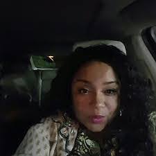 Danielle Gauna's Instagram, Twitter & Facebook