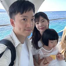 再厲害的相機碰上這台車應該都沒輒了！這台BMW  X6採用被稱為「科學界最黑的材料」「Vantablack」，它會將99%的光線全部吸收掉。因此，你一眼望向這款BMW  X6時，就算用強光打在上面，想仔細在黑色車身上找到細節的輪廓，也根本看不出來。