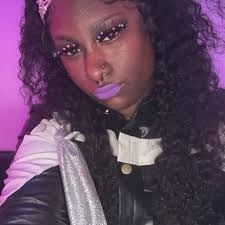 Veronica Raines's Instagram, Twitter & Facebook