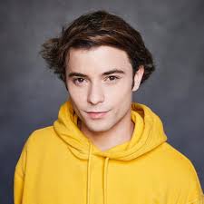 LALI LLENÓ OTRO VÉLEZ 🎤 Por cuarta vez en su carrera, la artista agotó una  fecha en el Estadio Vélez Sarsfield. Así sonó “Fanático”, su canción  dedicada a Javier Milei. 👉🏻 ¿Qué