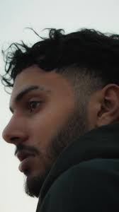 Shop online: https://shorturl.at/4e0yk