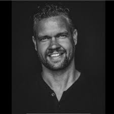 Super happy to share that we have Robin Scholten joining us as CEO here at  Helixiora. Looking forward to the next few months of building this  business! If you have data related