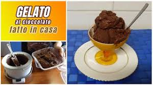 Il gelato al cioccolato è un goloso dolce estivo di facilissima preparazione.ecco la ricetta per ottenere un gelato al cioccolato perfetto fatto in casa con cioccolato fondente senza l'utilizzo della gelatiera. Gelato Al Cioccolato Fatto In Casa Con Gelatiera Ricetta Perfetta Buono Come Fatto In Gelateria Youtube